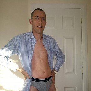 Ian---Ladies-ONLY escort in  offers Afeitado íntimo
 services