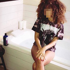 DIANA escort in Madrid offers Lluvia Dorada (dar)
 services