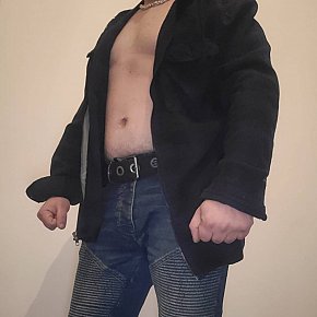 Escort-male escort in Leeds offers Masaje de espuma
 services