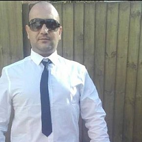 Escort-male escort in Leeds offers Masaje de espuma
 services
