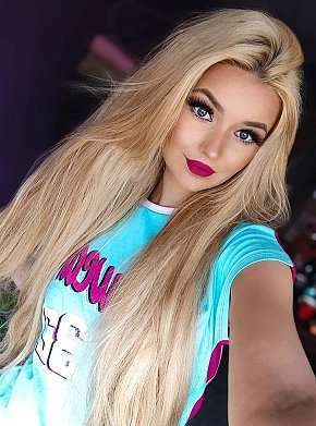 BOJANA Studentessa Al College escort in Paris offers Sega services