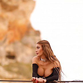 Arya escort in Istanbul offers Venida en la boca
 services