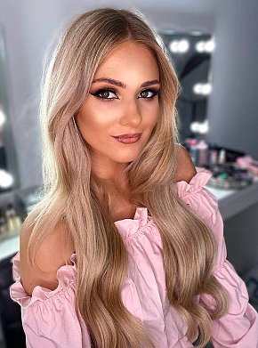 LUPE Colegiala escort in Paris offers Besar si hay buena química
 services