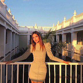 Alia Occasional
 escort in Paris offers Girlfriend Experience (GFE) services