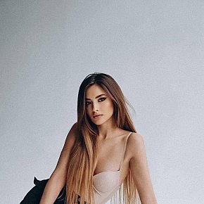 Alia Occasional
 escort in Paris offers Girlfriend Experience (GFE) services