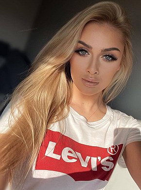 LONNA Super-culo escort in Istanbul offers Sborrata in bocca services