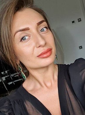 Bambi Completamente Natural escort in London offers Experiência com garotas (GFE) services