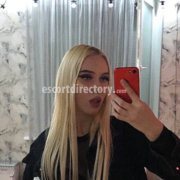 Elizaveta Colegiala escort in Kiev offers Masaje erótico
 services