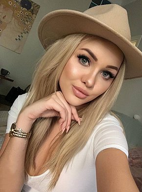 MIFFY Model /Ex-model
 escort in Paris offers Cumshot on body (COB) services