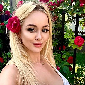 MIFFY Model /Ex-model
 escort in Paris offers Cumshot on body (COB) services