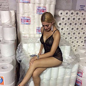 Madalina Menue escort in Milan offers Jeux sexuels lesbiens services