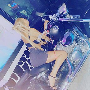 Madalina Menue escort in Milan offers Jeux sexuels lesbiens services