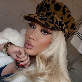 Bianca Completamente Natural escort in London offers Beijar services