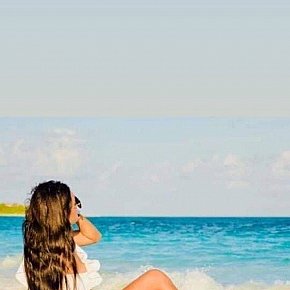 Emma-G escort in Cancun offers Service douche services