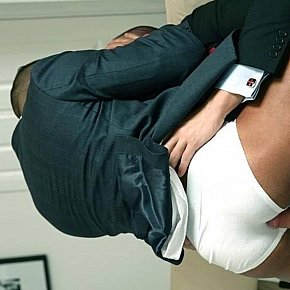 Pedro-Latin-Guy Muscular
 escort in Melbourne offers Masturbate services