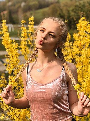 DAGFRID Vip Escort escort in Paris offers Besar si hay buena química
 services