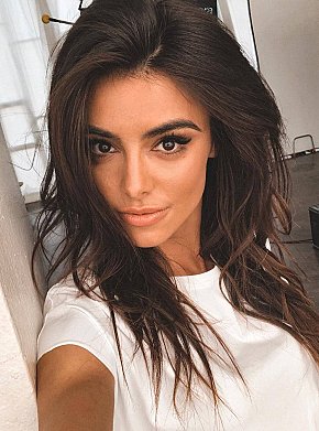 CRISTEL Colegiala escort in Paris offers Mamada sin condón
 services