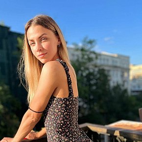 Andrea Entièrement Naturelle escort in Cannes offers Massage érotique services