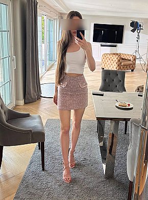 Isabelle Completamente Naturale escort in Hamburg offers Girlfriend Experience (GFE) services