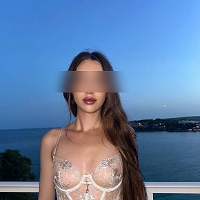 Isabelle Completamente Naturale escort in Hamburg offers Girlfriend Experience (GFE) services