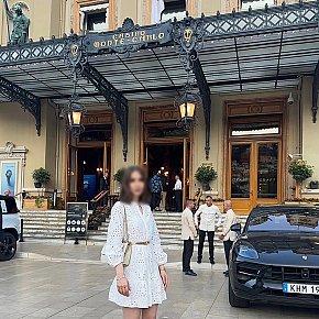 Isabelle Completamente Naturale escort in Hamburg offers Girlfriend Experience (GFE) services