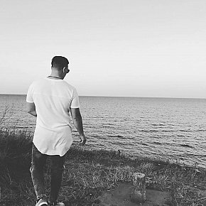 Claudiu Muscular escort in Stuttgart offers Posição 69 services