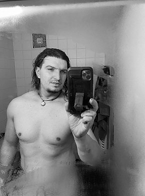 Claudiu Muscular escort in Stuttgart offers Posição 69 services