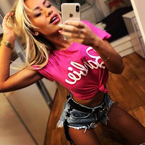 SuedeOla Occasional
 escort in Paris offers Strap on services