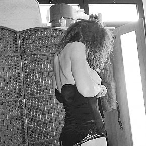 Lysaitaliana Vip Escort escort in  offers Besar
 services