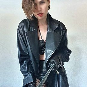 MISTRESS-ELENA Matura escort in Porto offers Feticismo Piedi services