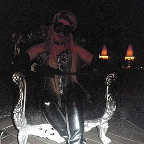 Artemis escort in Limassol offers Cuero/Látex/PVC
 services