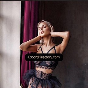 Deria escort in 