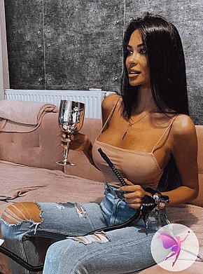 Valery Modelo/exmodelo
 escort in  offers Handjob services