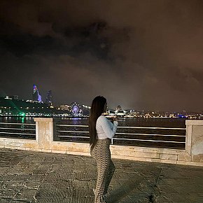 Narmin Studentessa Al College escort in Baku offers Sesso Anale services
