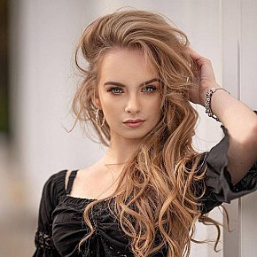 SINA Posterior Mare escort in Paris offers 69 services