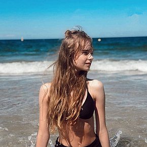 SINA Posterior Mare escort in Paris offers 69 services