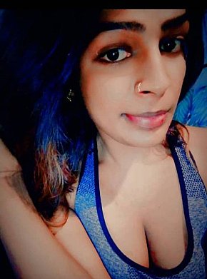 Reenna Matura escort in Kuala Lumpur offers 69 Position services