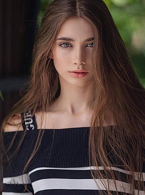 GERMI Fitness Girl escort in Paris offers 69 services