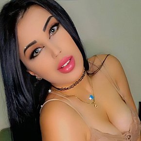 NOUR escort in Dubai offers Beso francés
 services