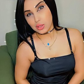 NOUR escort in Dubai offers Beso francés
 services