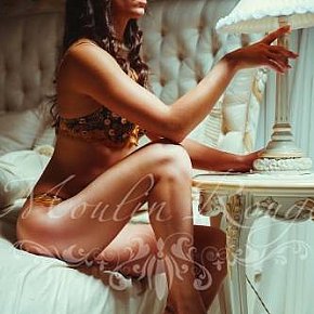 Veronika escort in Kiev offers Intimmassage services
