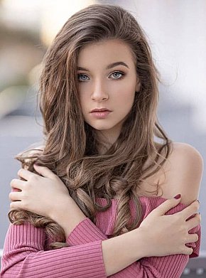 ALIBRA Pequeña Y Delgada escort in Paris offers Experiencia de Novia (GFE)
 services