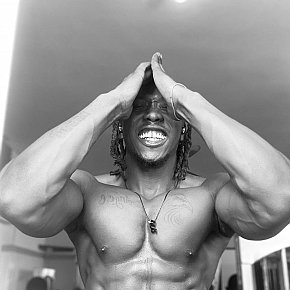 Sabro Modelo/exmodelo
 escort in Paris offers Masaje íntimo
 services