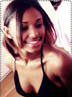 Bruna-Castelo escort in Niterói offers 69 Position services