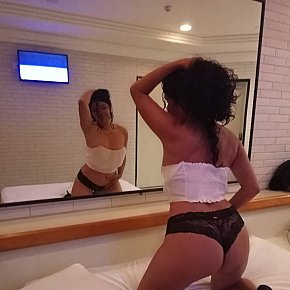 Ysa escort in Curitiba offers 69 services