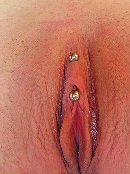 Morena-Tatuada