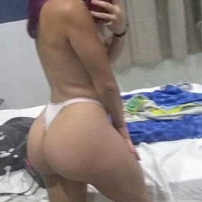 Nia escort in São Paulo offers Mamada con condón
 services