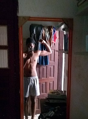 Dominador-sexual escort in Salvador offers Posición 69 services