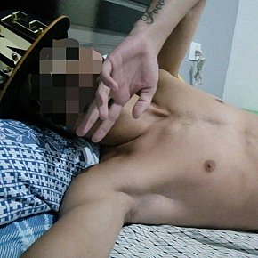 Dereck escort in São Paulo offers Handjob services