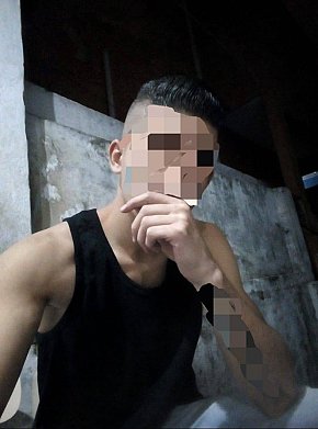 Dereck escort in São Paulo offers Handjob services